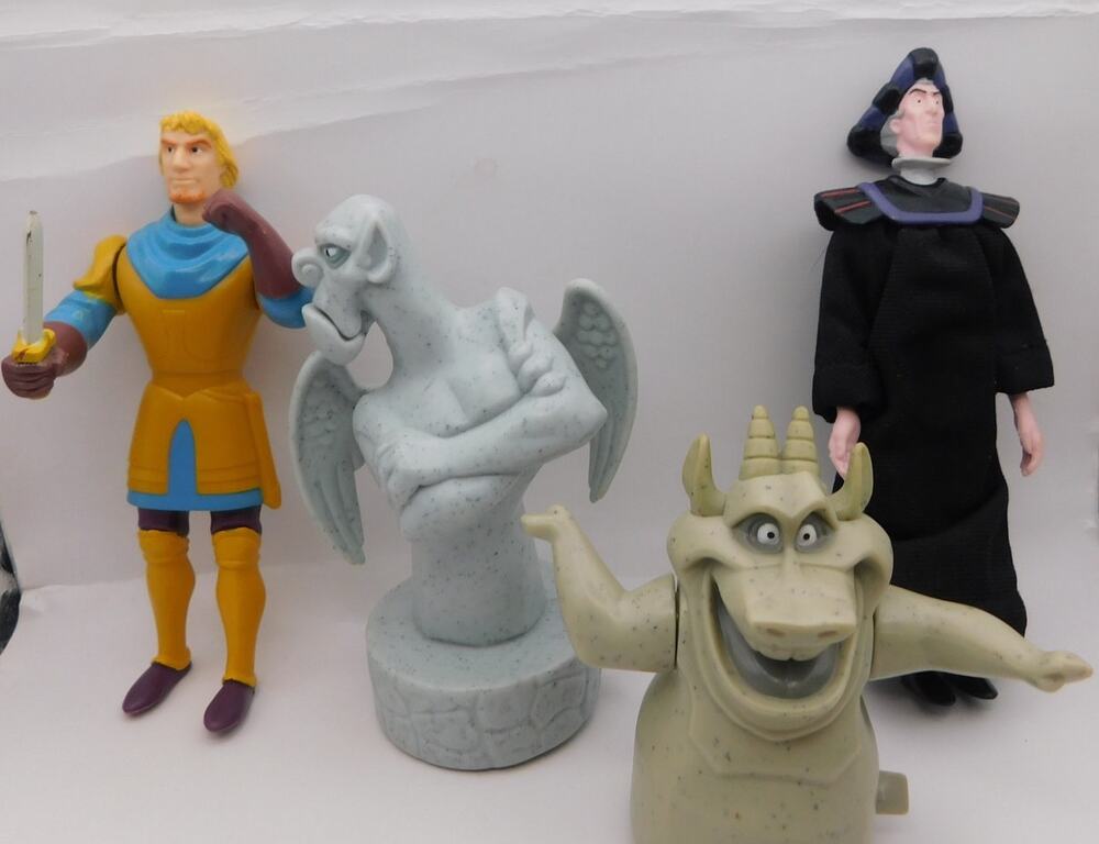 Disney Hunchback Of Notre Dame 4 Figure Set Vintage  Preowned